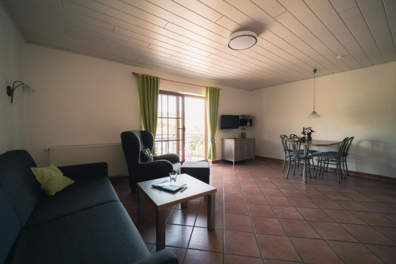 Urlaubsweingut Zecherhof Neef Экстерьер фото